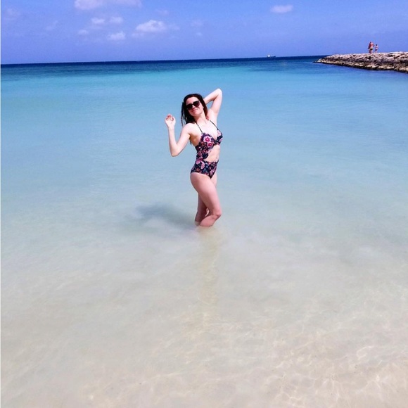 Meet Your Posher, Shelby - Picture 9 of 11